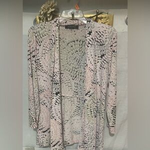Kasper Open Front Cardigan in Light Pink and Black Abstract Print